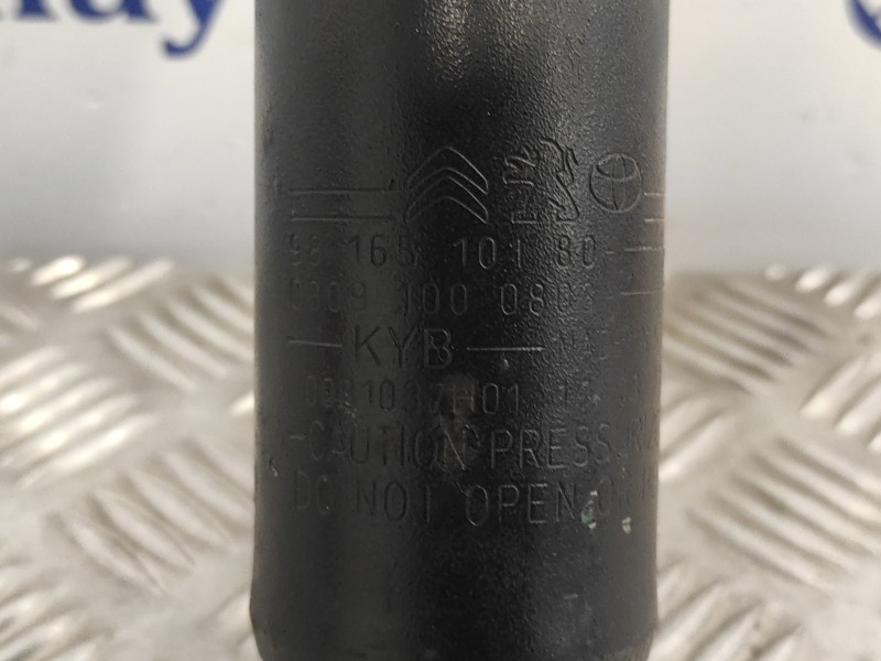 Recambio de amortiguador trasero derecho para toyota proace referencia OEM IAM 9816510180 0081037H01 03091000803
