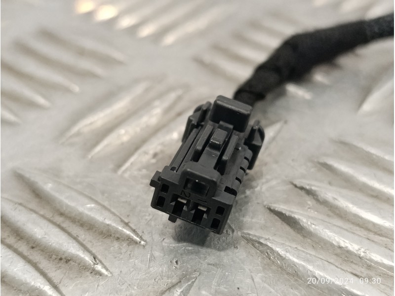 Recambio de anclaje cinturón trasero izquierdo para opel corsa f referencia OEM IAM 6403047ETD  2640351300C