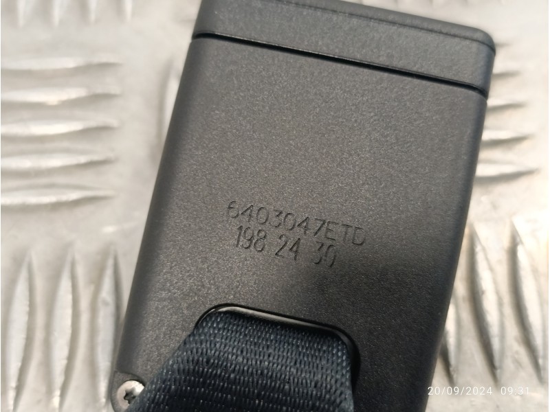 Recambio de anclaje cinturón trasero izquierdo para opel corsa f referencia OEM IAM 6403047ETD  2640351300C