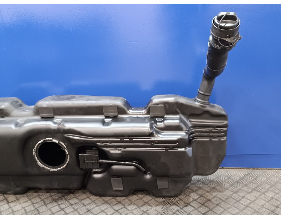 Recambio de deposito combustible para mercedes-benz vito tourer (447) 2.1 cdi cat referencia OEM IAM A4474700401  A4474700301