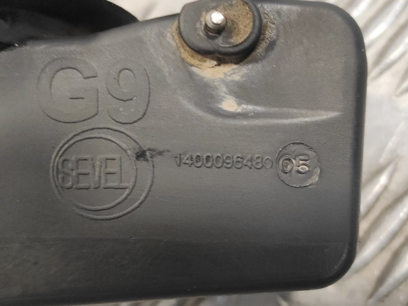 Recambio de tapa exterior combustible para peugeot expert furgon referencia OEM IAM 1400096480  