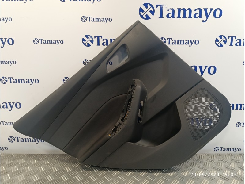 Recambio de guarnecido puerta trasera izquierda para ford focus lim. black&red referencia OEM IAM F1EBA27407EB1F50  