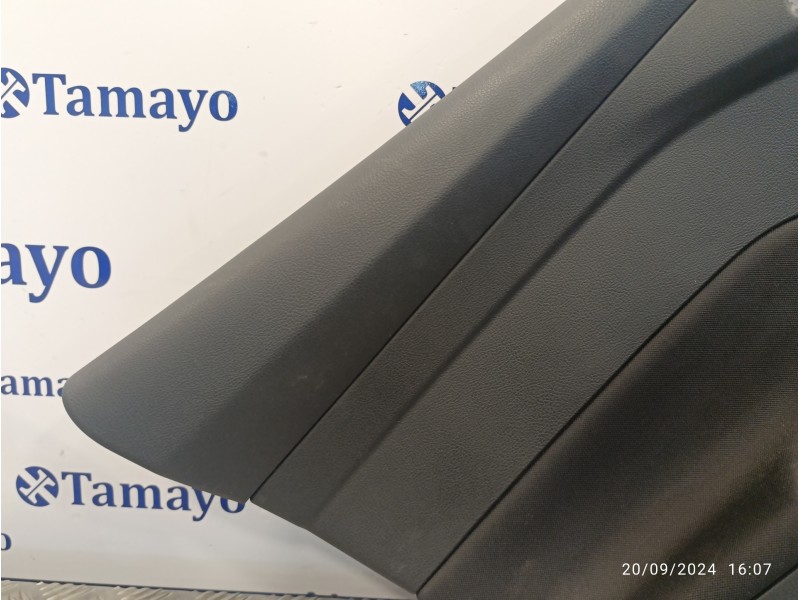 Recambio de guarnecido puerta trasera izquierda para ford focus lim. black&red referencia OEM IAM F1EBA27407EB1F50  