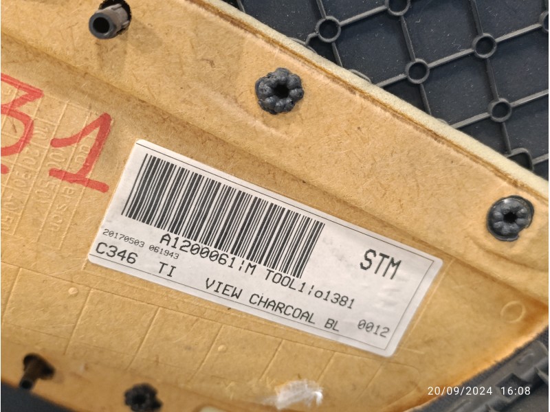 Recambio de guarnecido puerta trasera izquierda para ford focus lim. black&red referencia OEM IAM F1EBA27407EB1F50  