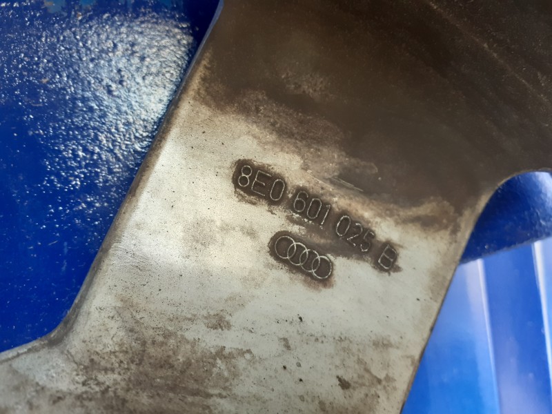 Recambio de llanta para audi a4 avant (8e) 2.4 v6 30v cat (bdv) referencia OEM IAM 8E0601025B  