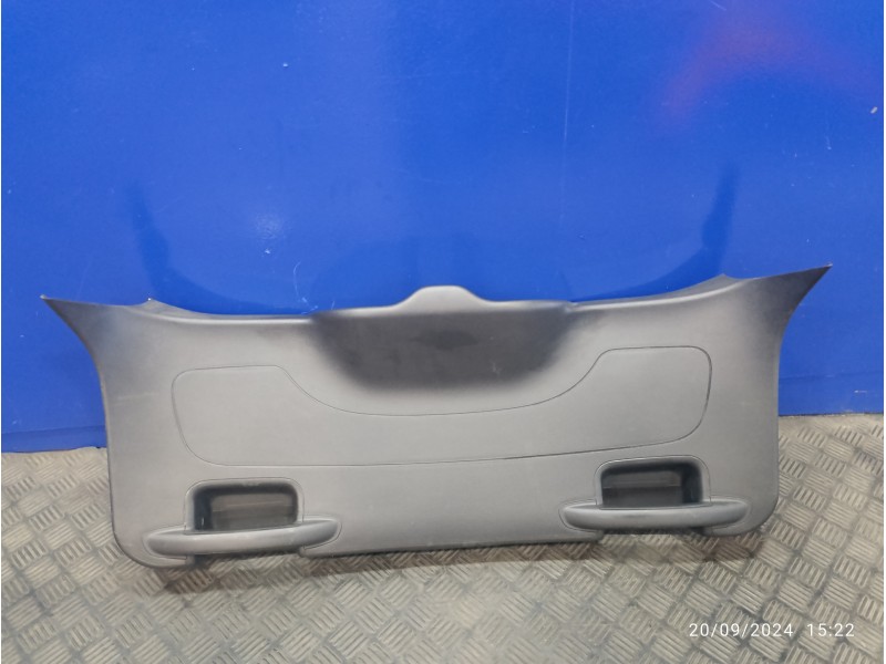 Recambio de guarnecido porton trasero para ford focus lim. black&red referencia OEM IAM F1EBA429A56BBW  