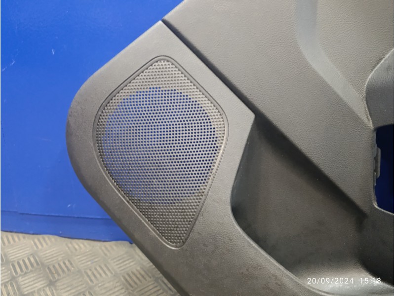 Recambio de guarnecido puerta trasera derecha para ford focus lim. black&red referencia OEM IAM F1EBA27406EB1F50  