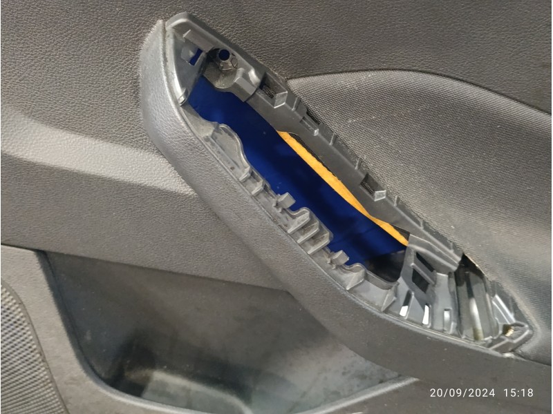 Recambio de guarnecido puerta trasera derecha para ford focus lim. black&red referencia OEM IAM F1EBA27406EB1F50  