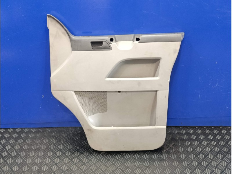 Recambio de guarnecido puerta delantera derecha para volkswagen t5 transporter (7e) 2.0 tdi referencia OEM IAM 7E2867104A  