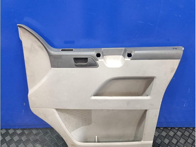 Recambio de guarnecido puerta delantera derecha para volkswagen t5 transporter (7e) 2.0 tdi referencia OEM IAM 7E2867104A  