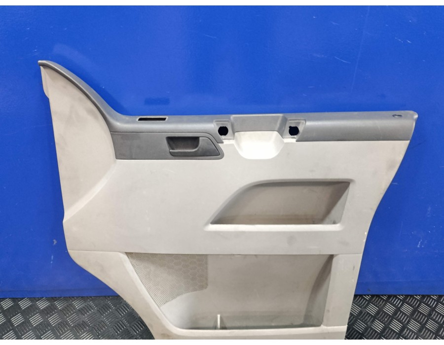 Recambio de guarnecido puerta delantera derecha para volkswagen t5 transporter (7e) 2.0 tdi referencia OEM IAM 7E2867104A  