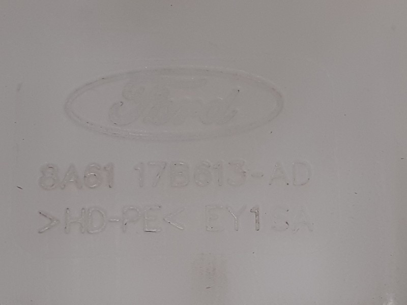 Recambio de deposito limpia para ford fiesta (cb1) trend referencia OEM IAM 8A6117B613AD  