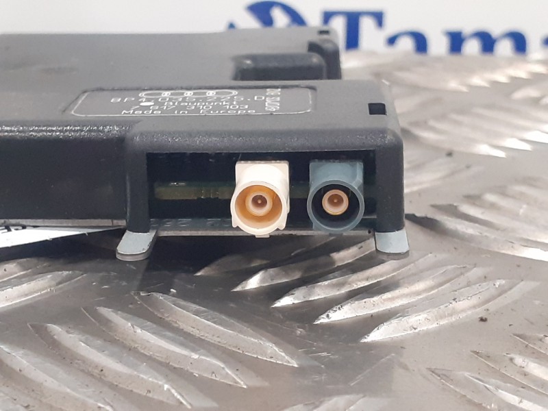 Recambio de amplificador de antena para audi a3 (8p) referencia OEM IAM 8P4035225D  7617310103
