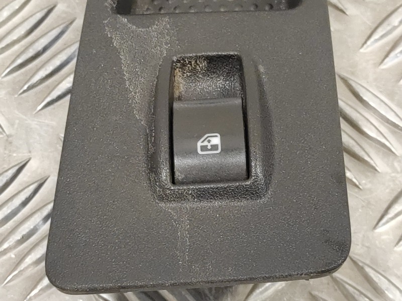 Recambio de mando elevalunas delantero derecho para fiat bravo (198) 1.6 jtdm 16v cat referencia OEM IAM   