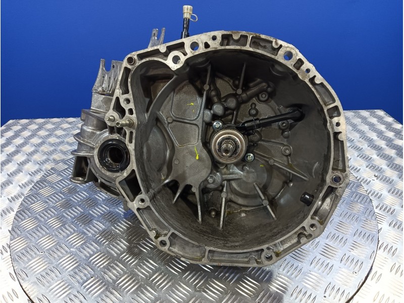 Recambio de caja cambios para renault megane ii berlina 5p 1.9 dci diesel referencia OEM IAM ND0001  