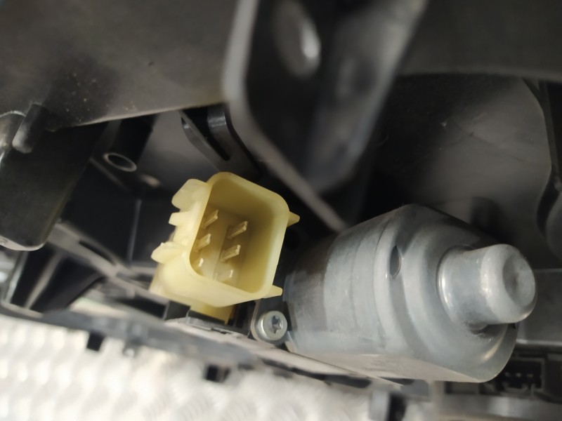 Recambio de elevalunas delantero izquierdo para ford fiesta (cb1) trend referencia OEM IAM 8A61A045H17AF  8A6114A389B