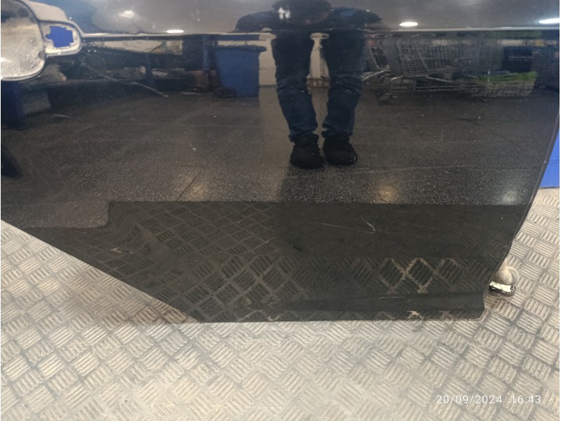 Recambio de puerta trasera derecha para ford focus lim. black&red referencia OEM IAM   