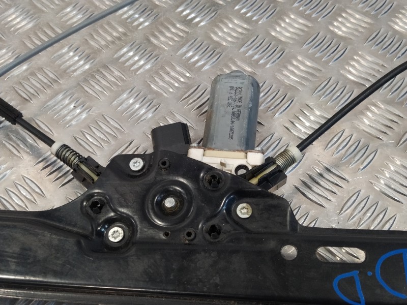 Recambio de elevalunas delantero derecho para bmw serie 5 berlina (e60) 535d referencia OEM IAM 6922268 7746005304 994441104