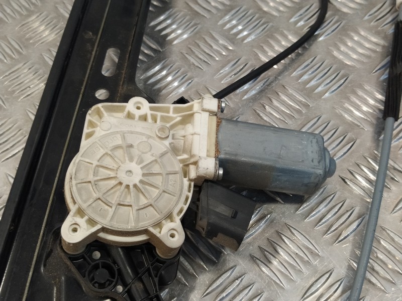 Recambio de elevalunas delantero derecho para bmw serie 5 berlina (e60) 535d referencia OEM IAM 6922268 7746005304 994441104