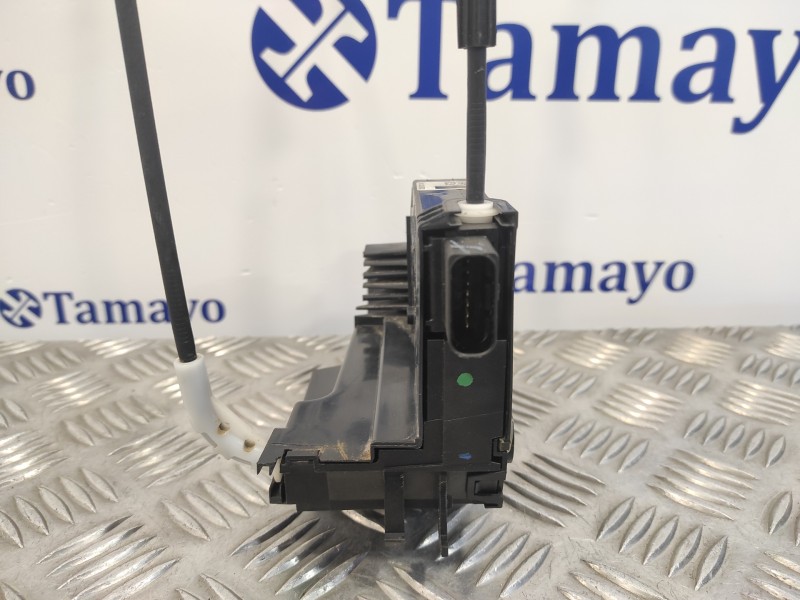 Recambio de cerradura puerta delantera derecha para peugeot 308 1.6 blue-hdi fap referencia OEM IAM 9810309380  