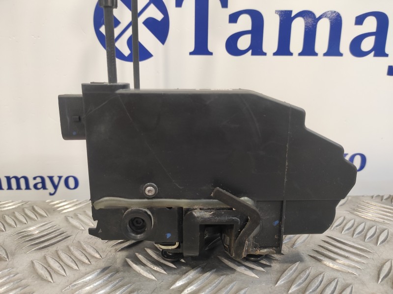 Recambio de cerradura puerta delantera derecha para peugeot 308 1.6 blue-hdi fap referencia OEM IAM 9810309380  