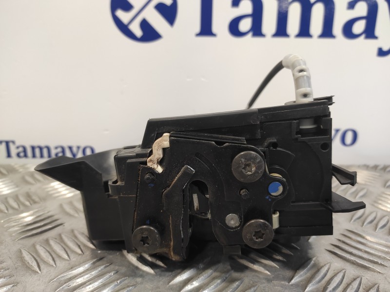 Recambio de cerradura puerta delantera derecha para peugeot 308 1.6 blue-hdi fap referencia OEM IAM 9810309380  