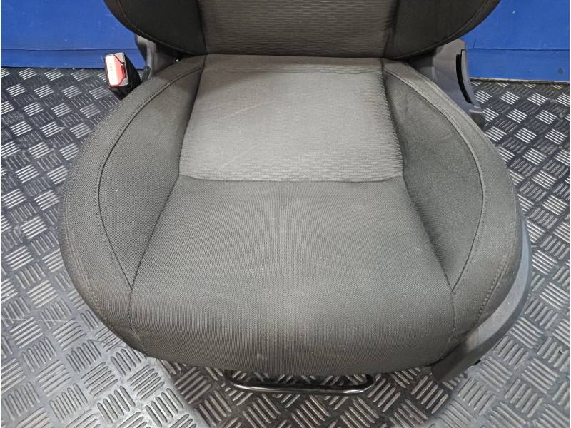 Recambio de asiento delantero izquierdo para land rover discovery sport referencia OEM IAM   