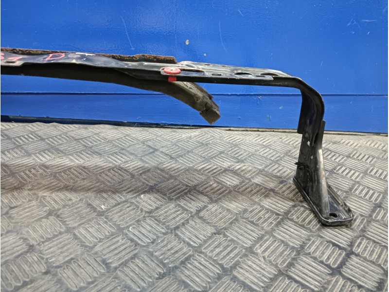 Recambio de refuerzo paragolpes delantero para ford focus lim. black&red referencia OEM IAM   