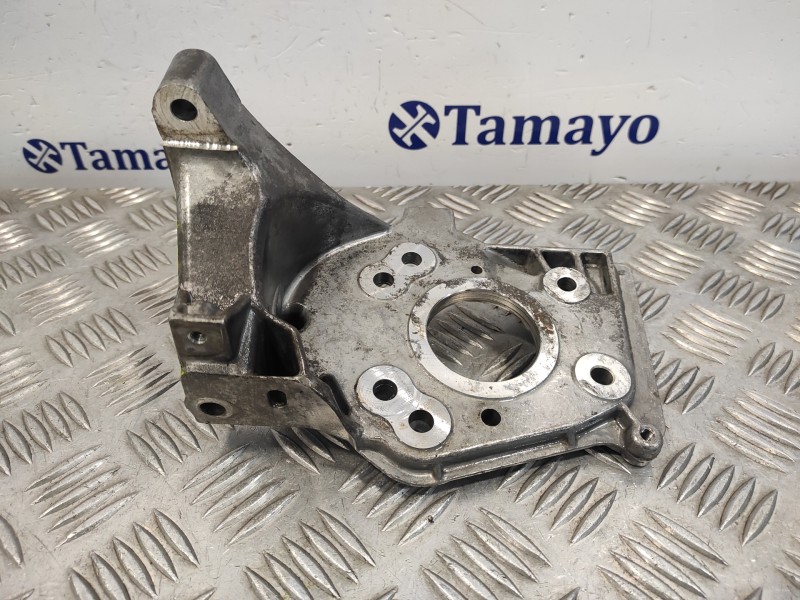 Recambio de soporte bomba inyeccion para peugeot expert furgon referencia OEM IAM 9684778280  