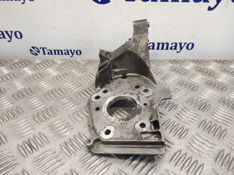 Recambio de soporte bomba inyeccion para peugeot expert furgon referencia OEM IAM 9684778280  