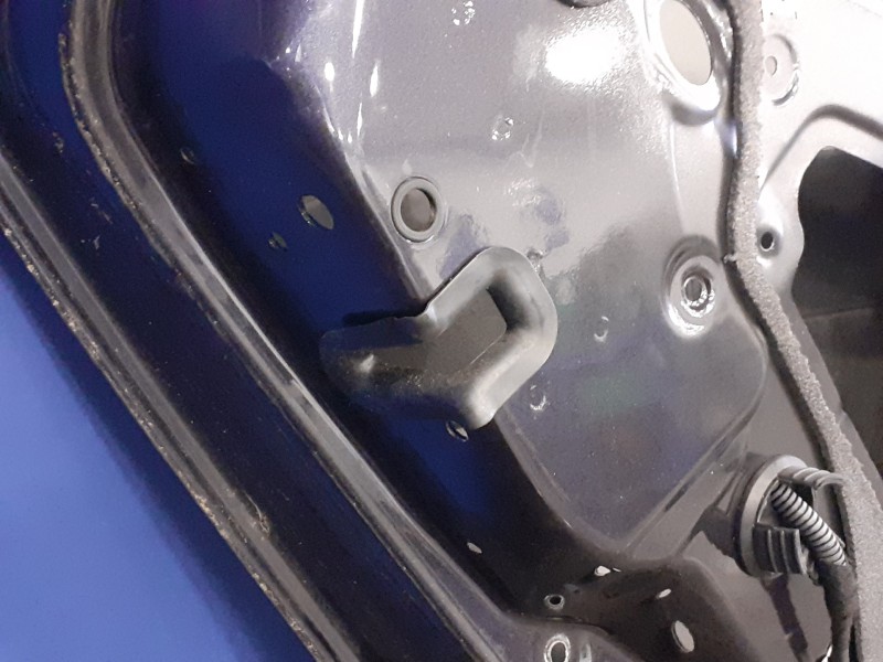 Recambio de puerta trasera izquierda para audi a6 berlina (4f2) 4.2 v8 40v referencia OEM IAM   