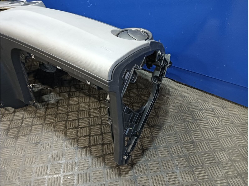 Recambio de salpicadero para seat ibiza (6j5) 1.6 tdi referencia OEM IAM 6J1857067A  