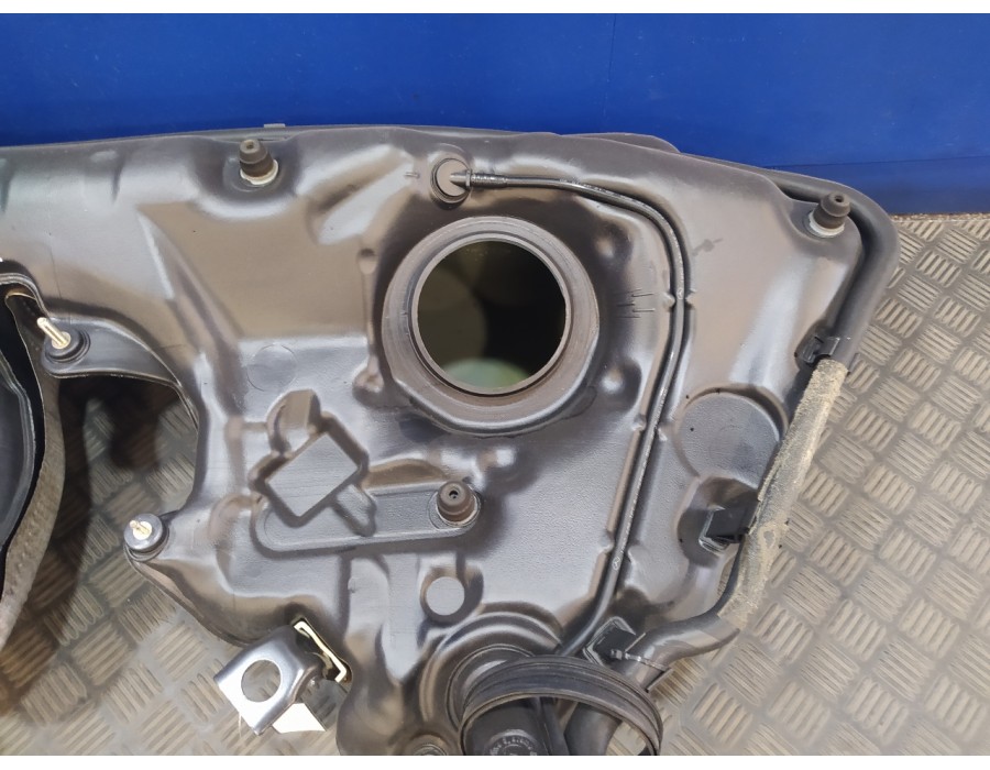 Recambio de deposito combustible para mercedes-benz clase c (w203) berlina 2.2 cdi cat referencia OEM IAM A2034707501  