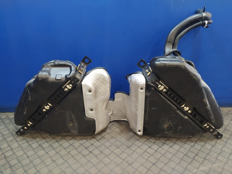 Recambio de deposito combustible para mercedes-benz clase c (w203) berlina 2.2 cdi cat referencia OEM IAM A2034707501  