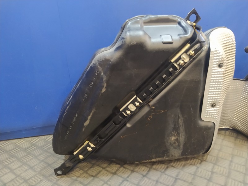 Recambio de deposito combustible para mercedes-benz clase c (w203) berlina 2.2 cdi cat referencia OEM IAM A2034707501  