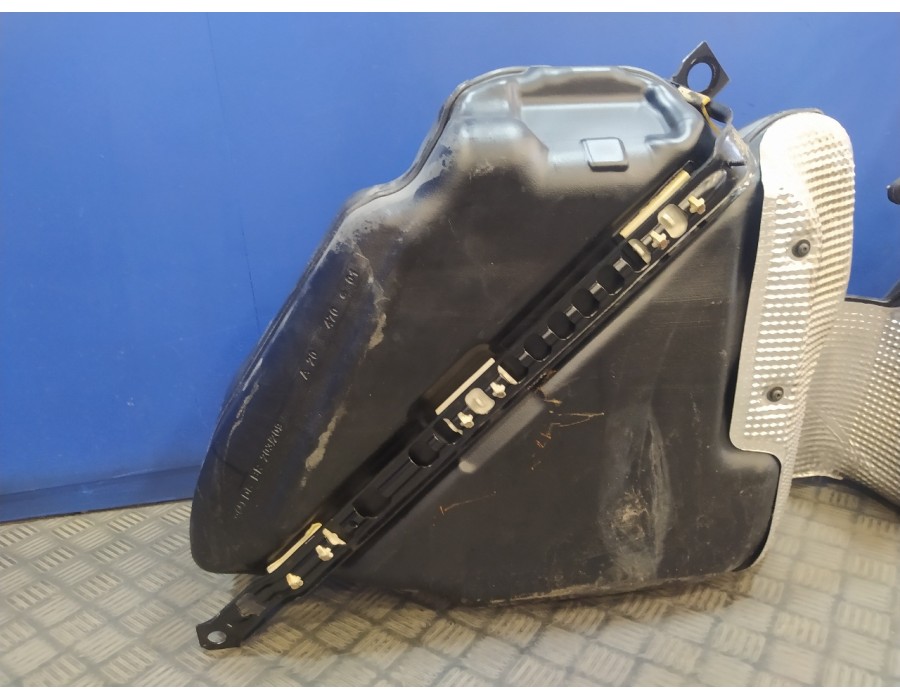 Recambio de deposito combustible para mercedes-benz clase c (w203) berlina 2.2 cdi cat referencia OEM IAM A2034707501  