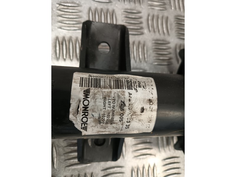 Recambio de amortiguador delantero derecho para mercedes-benz vito mixto (447) referencia OEM IAM A4473205338  