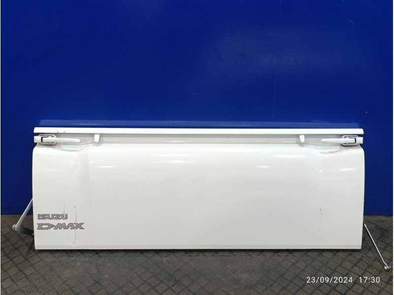 Recambio de porton trasero para isuzu d-max 1.9 turbodiesel referencia OEM IAM   