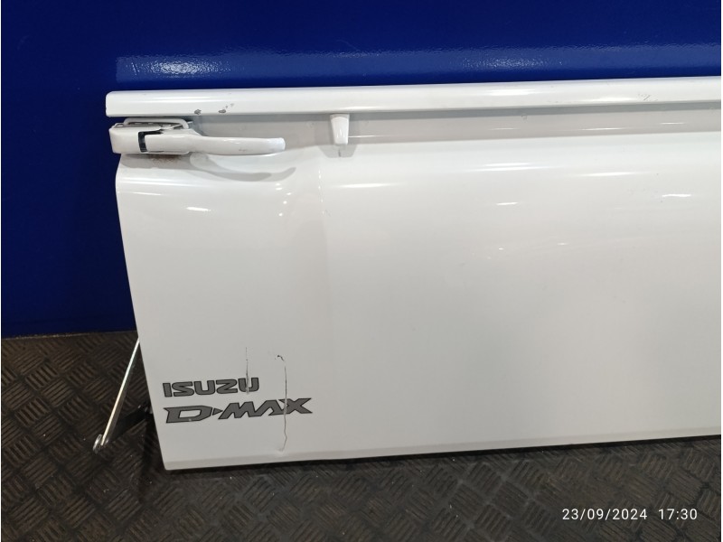 Recambio de porton trasero para isuzu d-max 1.9 turbodiesel referencia OEM IAM   