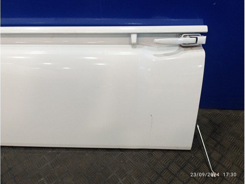 Recambio de porton trasero para isuzu d-max 1.9 turbodiesel referencia OEM IAM   
