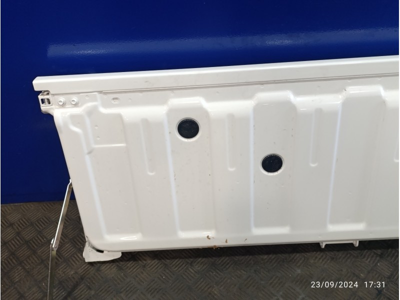 Recambio de porton trasero para isuzu d-max 1.9 turbodiesel referencia OEM IAM   