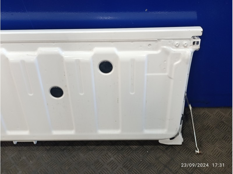 Recambio de porton trasero para isuzu d-max 1.9 turbodiesel referencia OEM IAM   