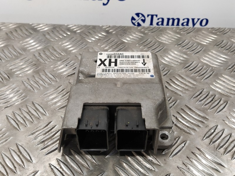 Recambio de centralita airbag para chrysler jeep commander 3.0 v6 crd limited referencia OEM IAM 04896034AC  