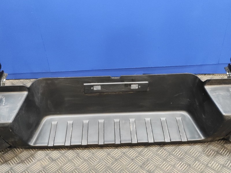 Recambio de paragolpes trasero para isuzu d-max referencia OEM IAM   