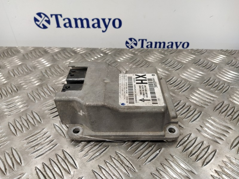 Recambio de centralita airbag para chrysler jeep commander 3.0 v6 crd limited referencia OEM IAM 04896034AC  