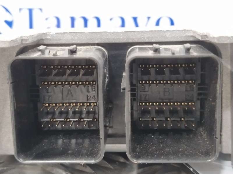 Recambio de centralita airbag para chrysler jeep commander 3.0 v6 crd limited referencia OEM IAM 04896034AC  