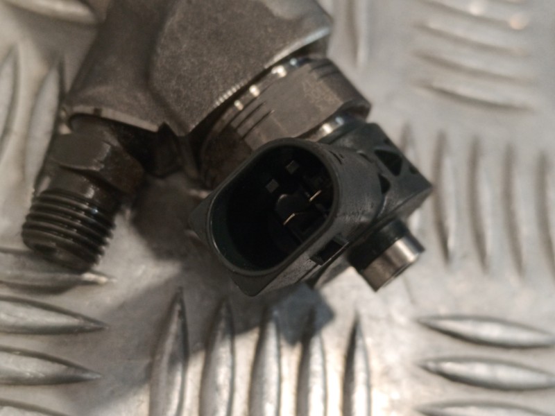 Recambio de inyector para skoda rapid 1.6 tdi dpf referencia OEM IAM 0445110473  04L130277AD