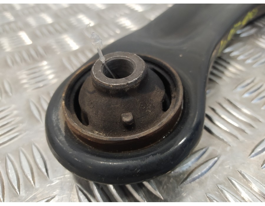 Recambio de brazo suspension inferior delantero derecho para mitsubishi colt berlina 3 (z30) 1.1 cat referencia OEM IAM   