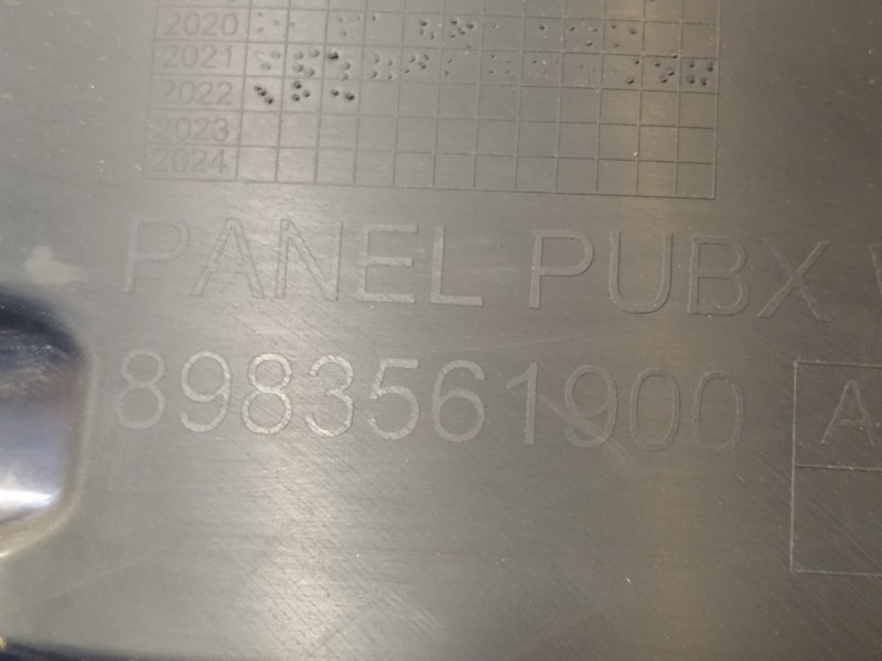 Recambio de plastico paso rueda trasero derecho para isuzu d-max referencia OEM IAM 8983561900  