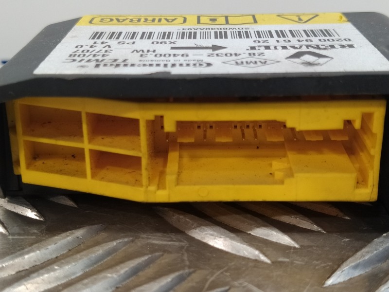 Recambio de centralita airbag para dacia sandero básico referencia OEM IAM 8200946126  28403294003